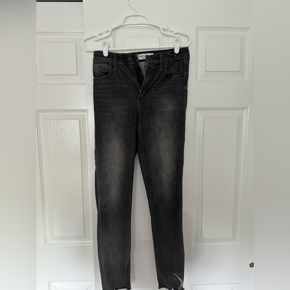 Abercrombie & Fitch The Super Skinny Ankle High Rise Size 27 4 Long